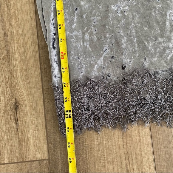 NWT Porridge x Anthropologie Tessie Grey
Velvet Lace Sequins Slip Dress S Party - Picture 9 of 16